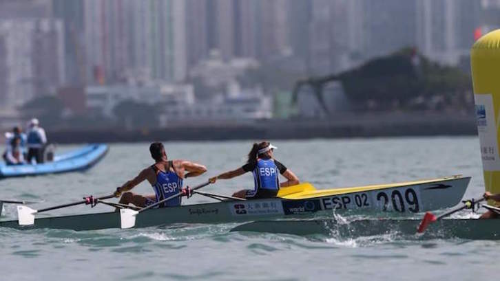 Adrián Mirámon, junto a Nadia Felipe García, en Hong Kong. (SD KAIKU)