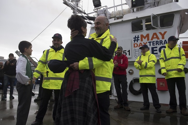 El Aita Mari, en el momento de zarpar el 20 de octubre en Pasaia. (Jon URBE | FOKU)