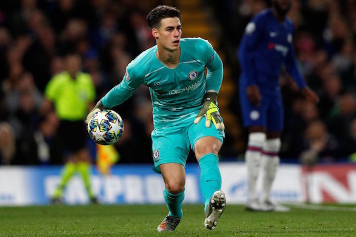 Kepa ha encajado cuatro en una noche desafortunada. (Adrian DENNIS/AFP)
