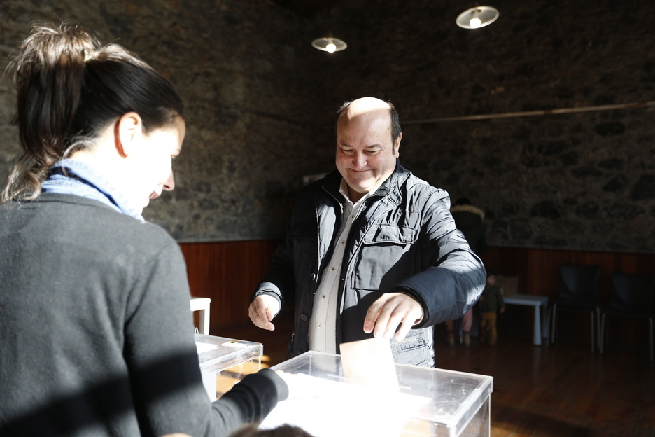 El presidente del PNV, Andoni Ortuzar, en Abanto. (Aritz LOIOLA | FOKU)