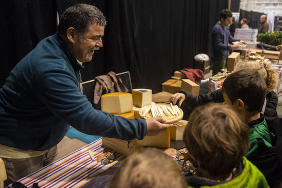 Le Gaec de Senpere a remporté le concours dans la catégorie fromage d'estive. Dans la catégorie, fromage fermier, Hegoa Mendiboure de Saint-Pée-sur-Nivelle est la lauréate. © Guillaume Fauveau.