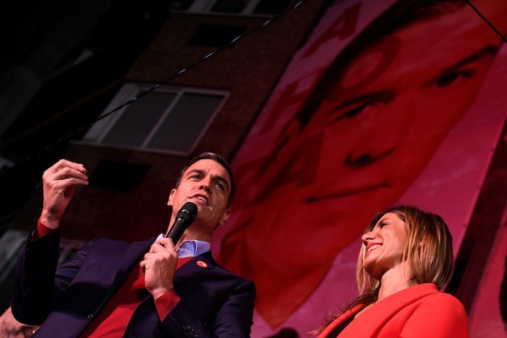 Pedro Sánchez, líder del PSOE, en la noche del domingo. (Pierre Philippe MARCOU | AFP)