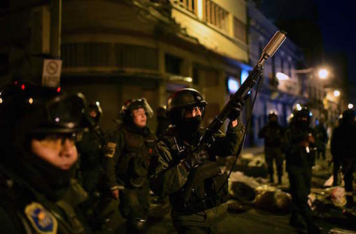 Fuerzas armadas en las calles de La Paz. (Ronaldo SCHEMIDT/AFP)