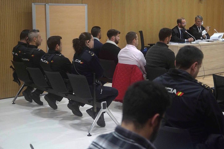 Los cuatro acusados, en el banquillo. (POOL EFE)