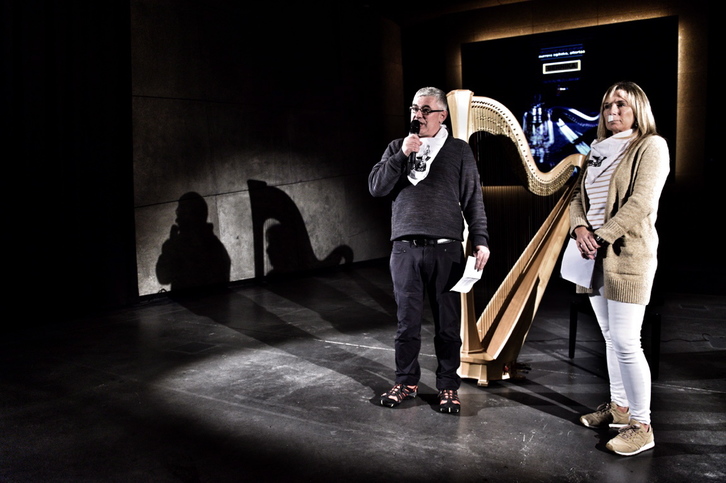 Errazkin y Velez, en la presentación del acto de Gernika. (Marisol RAMIREZ | FOKU)