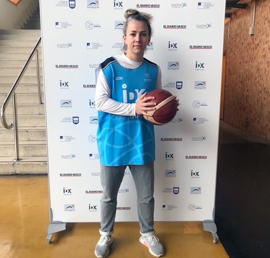 La base Joyce Cousseins-Smith, en su presentación con IDK Gipuzkoa. (IDK GIPUZKOA)