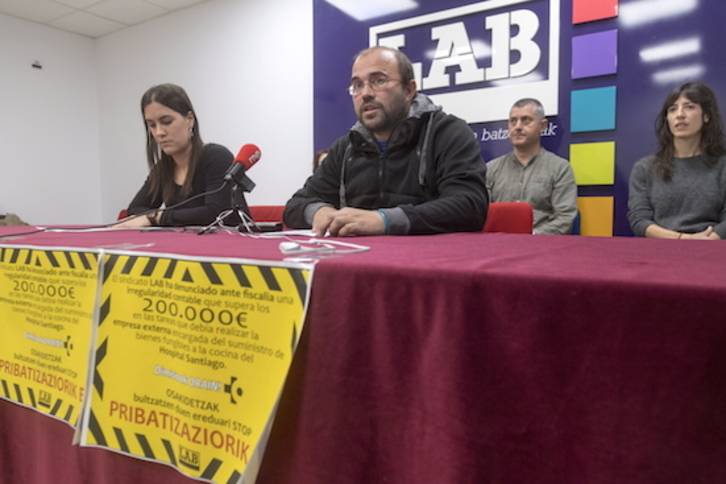 Rueda de prensa ofrecida por LAB en Gasteiz. (Juanan RUIZ/FOKU)