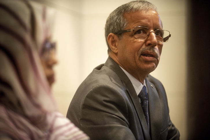 El primer ministro de la RASD, Mohamad Luali Akeik, y la delegada del Frente Polisario en el Estado español, Jira Bulahi. (Jaizki FONTANEDA/FOKU)