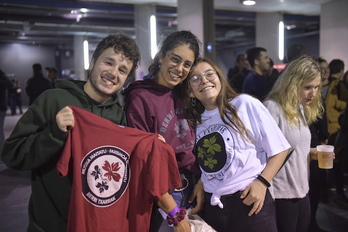 Ataviados para la ocasión.  (Idoia ZABALETA/FOKU)