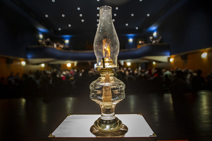 sakabanaketak hildako 16 lagunak gogoratu ditu Etxeratek Gernikan. (Jaizki FONTANEDA / FOKU)