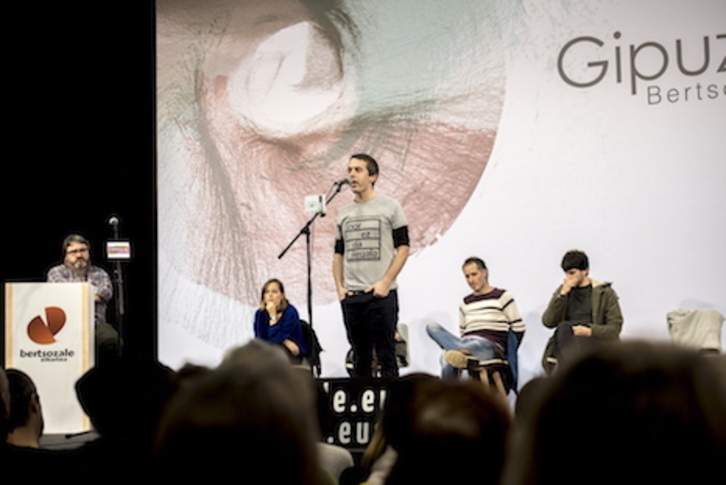 Beñat Gaztelumendi bertsolaria, gaurko saioan. (Gorka RUBIO/FOKU)