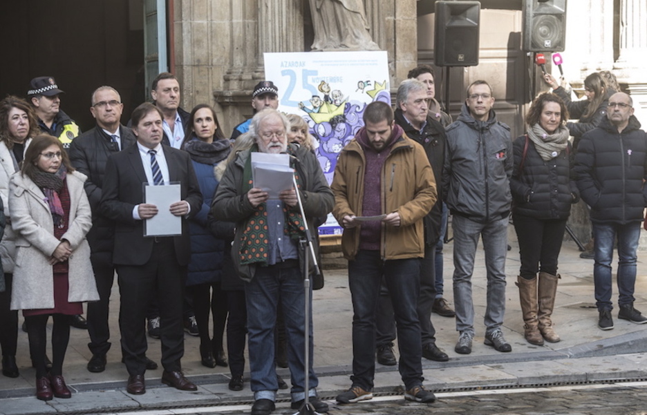 Udal ordezkariek ere bat egin dute Iruñeko kontzentrazioarekin. (Jagoba MANTEROLA/FOKU) Udal ordezkariek ere bat egin dute Iruñeko kontzentrazioarekin. (Jagoba MANTEROLA/FOKU)