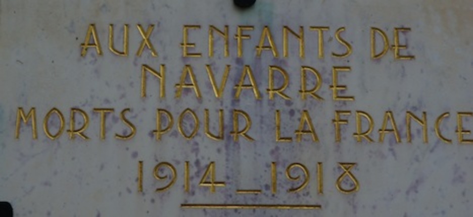 Placa de recuerda a los muertos de Navarre en la Primera Guerra Mundial.