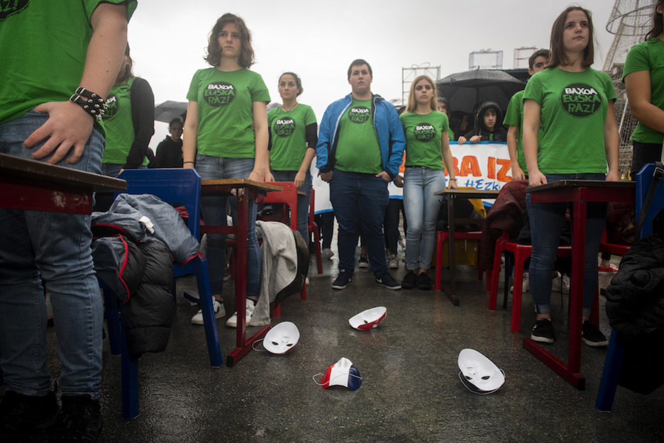 Baxoa euskaraz egiteko eskubidea aldarrikatu dute Baionan. (Guillaume FAVEAU)