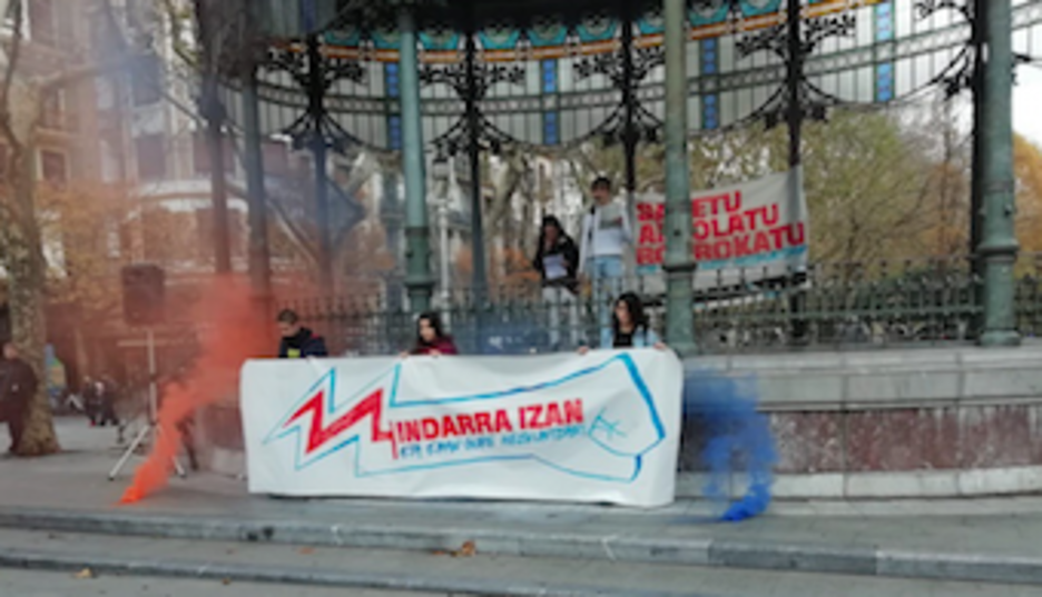 Bulebarreko kioskoan amaitu da Donostiako manifestazioa. (@IkasleBorroka)