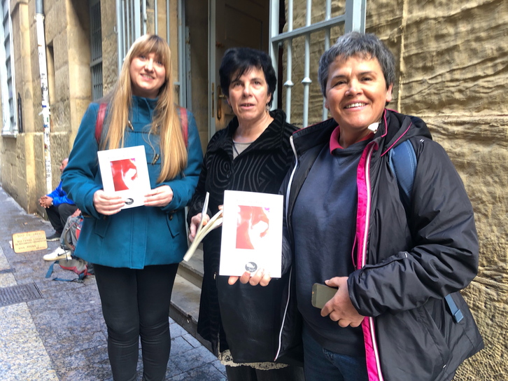 Aintzane Galardi, Tere Irastorza eta Itxaro Borda izan dira aurkezpenean. (Jon URBE I FOKU)