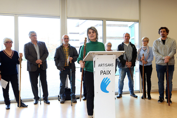 Bake iraunkor bat eraikitzeko duten determinazioa adierazteko makilak eramango dituzte manifestariek urtarrialren 11n. Bob EDME