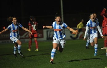 Leire Baños celebra el gol del empate (Real Sociedad).