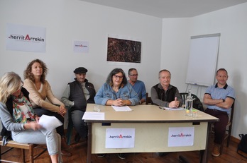 Martine Etxezaharreta passe le relais à Kristian Etchetto au sein d'Herritarrekin.