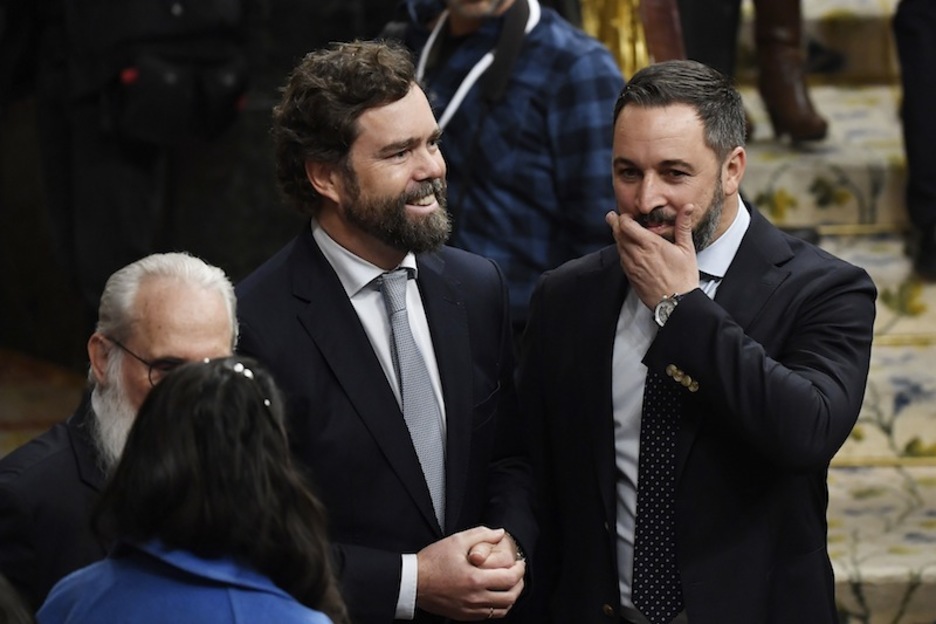 Espinosa de los Monteros y Abascal (Vox) ante Errejón (Más País). (Pierre Philippe MARCOU | AFP)