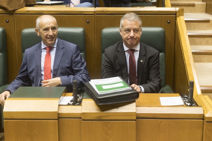 Josu Erkoreka e Iñigo Urkullu, en el Parlamento. (Juanan RUIZ | FOKU)