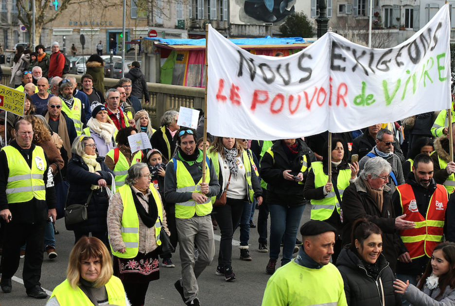 Dans les rangs des manifestants, on pouvait retrouver le collectif local des Gilets jaunes. © Bob Edme