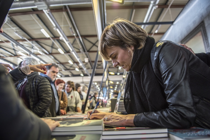 Karmele Jaio idazlea ‘Aitaren etxea’ lanarekin itzuli da. (Marisol RAMIREZ I FOKU)