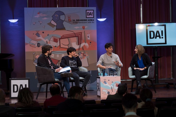 Gogoetaren Plazan aritu dira hausnarrean. (Juan Carlos RUIZ | FOKU)