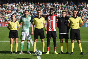 Joaquín, con 38 años, ejerció de capitán del Betis y Williams fue el del Athletic. (Rafael TR / LA OTRA FOTO)