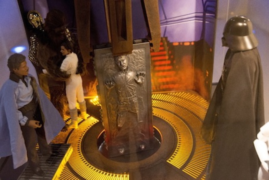Recreación de la escena de ‘El imperio contraataca’ en la que Han Solo es congeldo en carbonita. (Iñigo URIZ/FOKU)