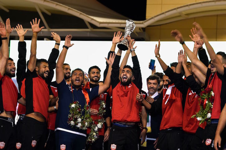 Los jugadores de Bahrein, celebrando su victoria en la Copa del Golfo. (Mazen MAHDI/AFP)