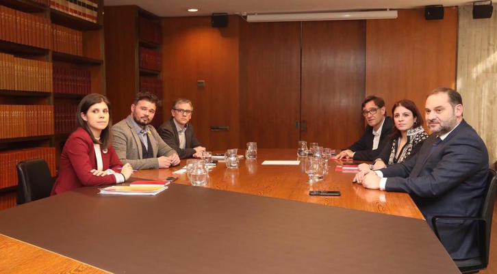 Los equipos negociadores de ERC y del PSOE, en su tercera reunión. (@PSOE)