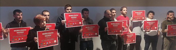 Representantes de las distintas plataformas contra las casas de apuestas que han creado la coordinadora de Iruñerria. (@MartxeloDiaz)