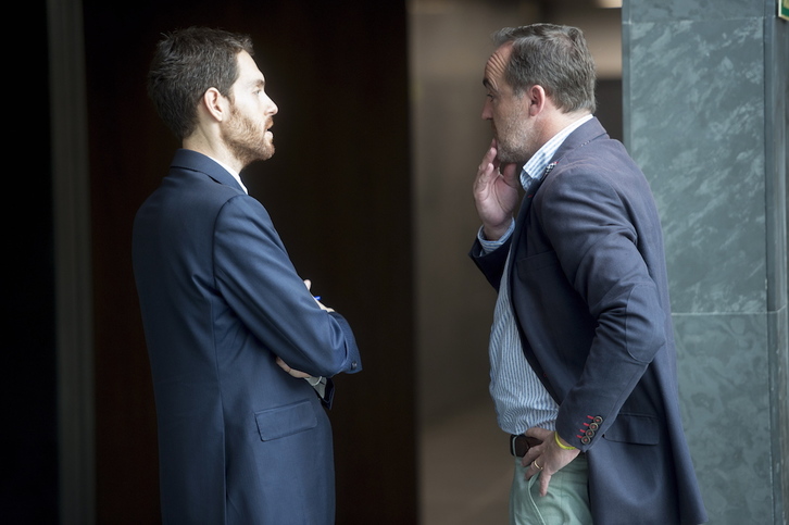 Sayas y Esparza se disputan la dirección de UPN. (Iñigo URIZ / FOKU)