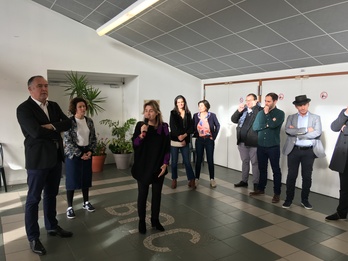 Des Biarrots qui lancent un appel à Didier Guillaume, c'est l'image qu'a laissé la réunion au Jaï-Alaï de Biarritz. © Goizeder TABERNA