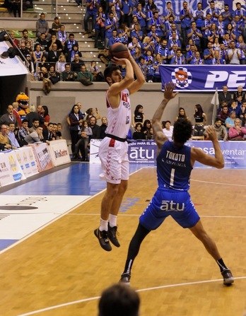 Un descomunal Bouteille ha liderado el triunfo de Bilbao Basket en Burgos. (M. GONZÁLEZ / ACB PHOTO)