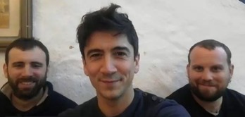 Jurgi Ekiza Patxi Amulet eta Xabi Etcheberrirekin arituko da. (NAIZ)