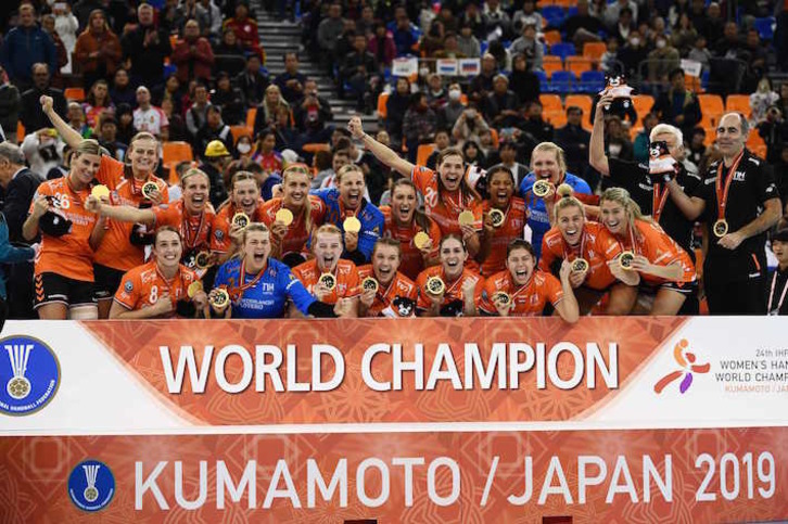 La selección de Países Bajos celebra su Mundial. (Charly TRIBALLEAU/AFP)