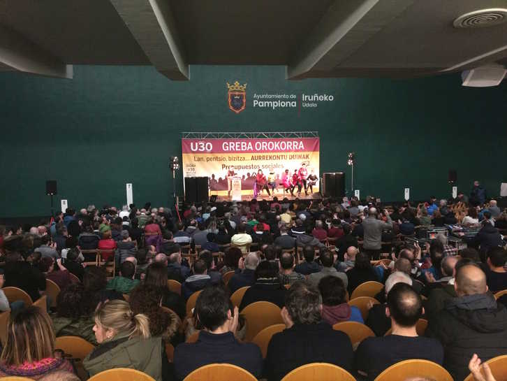 Acto de la Carta por los Derechos Sociales en el frontón Labrit. 
