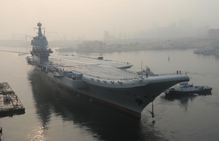Imagen de archivo del portaaviones Shandong. (AFP)