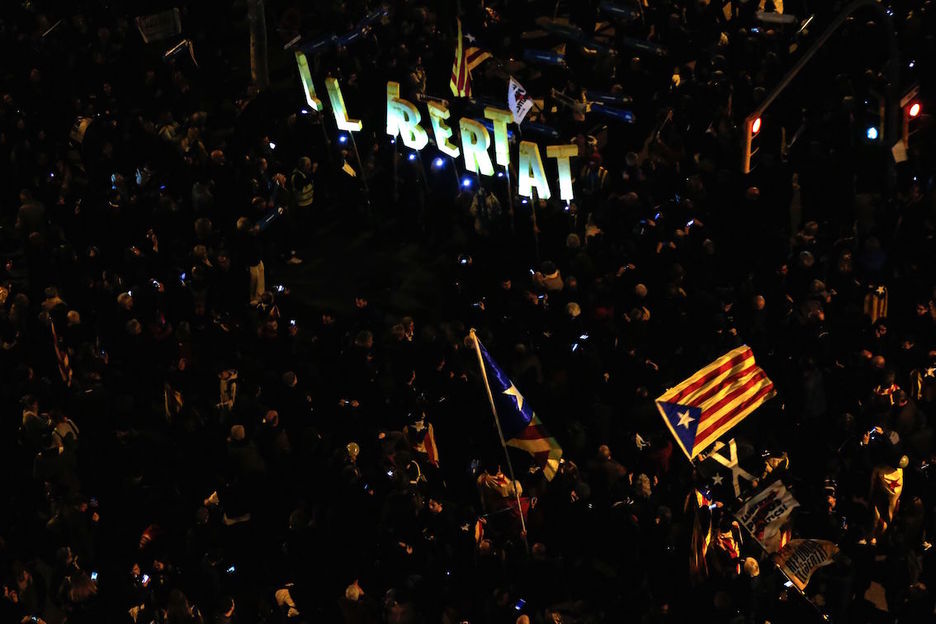 La reivindicación de la libertad, dentro del estadio. (Pau BARRENA/AFP)