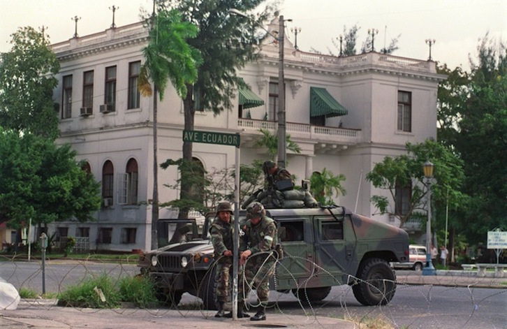 Marines en la capital de Panamá. (STRINGER)