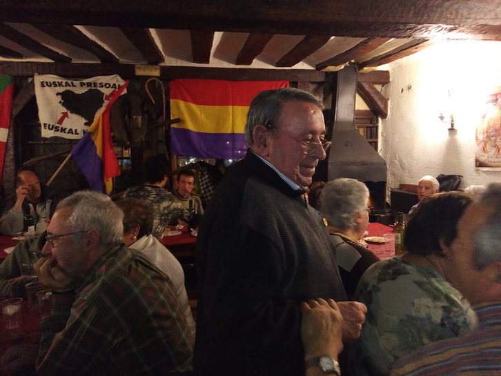 Pako Garro, durante una celebración. (Izquierda MIRANDESA)