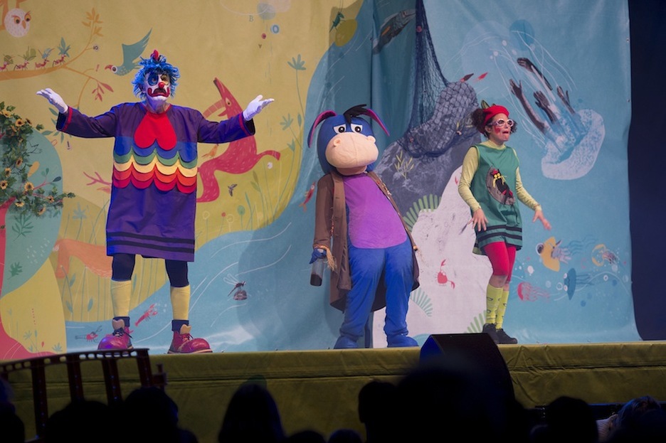 Pirritx, Porrotx eta Marimotots pailazoek Anaitasuna bete egin dute Pirritx, Porrotx eta Marimotots pailazoek Anaitasuna bete egin dute