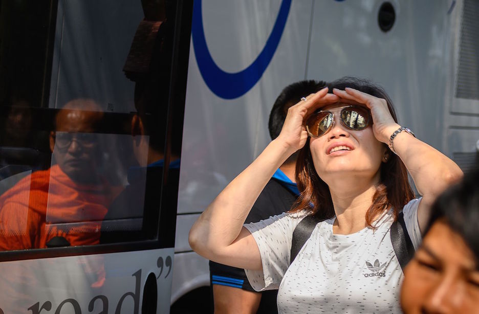 Los ciudadanos se han congregado para vel el eclipse. (Mladen ANTONOV / AFP) Los ciudadanos se han congregado para vel el eclipse. (Mladen ANTONOV / AFP)