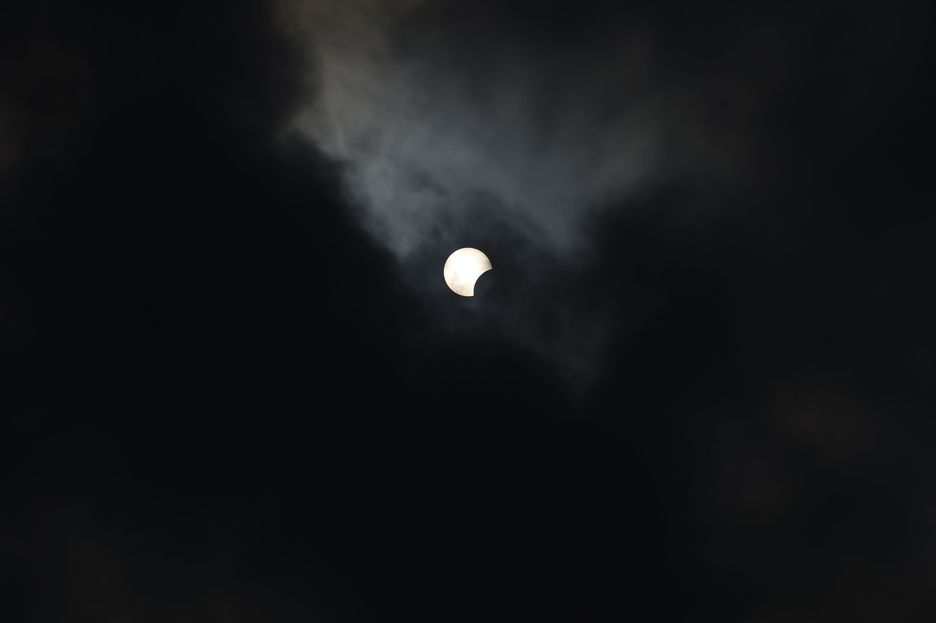 A Hanoi también ha llegado el eclipse. (AFP) A Hanoi también ha llegado el eclipse. (AFP)