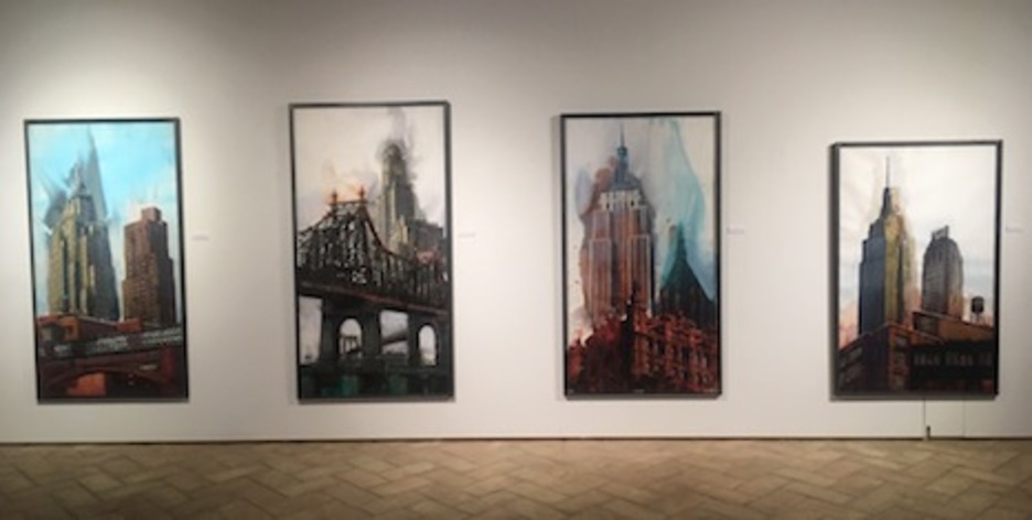 Varias obras sobre Nueva York.