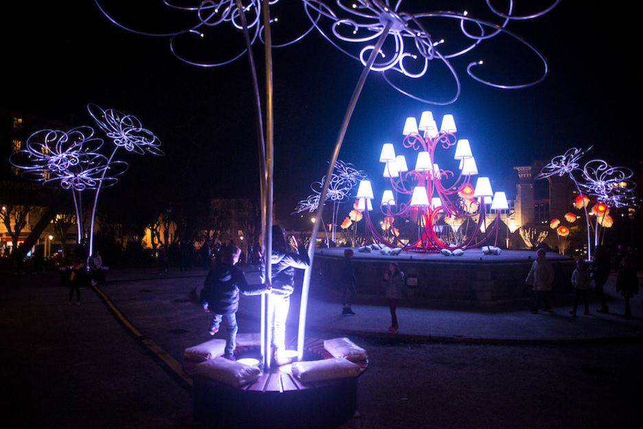 Le jardin public de Biarritz se remplit d'installations lumineuses le temps des fêtes. © Guillaume FAUVEAU
