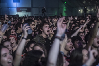 Jendetza elkartu zen Atarrabian, beste urte batez, Hatortxun parte hartzeko. (Jagoba MANTEROLA/FOKU)