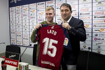 Lato y Braulio, durante la presentación de Tajonar (Iñigo URIZ / FOKU)
